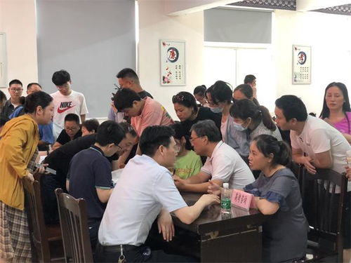 服務群眾“零距離” 市教育局機關一支部與市教育考試院黨支部聯合開展教育咨詢服務活動